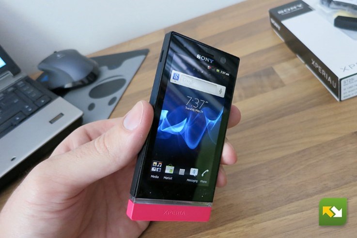 Sony Xperia U (6).jpg